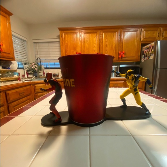 Cinemark Marvel Deadpool & Wolverine Popcorn Bucket - Picture 5 of 6